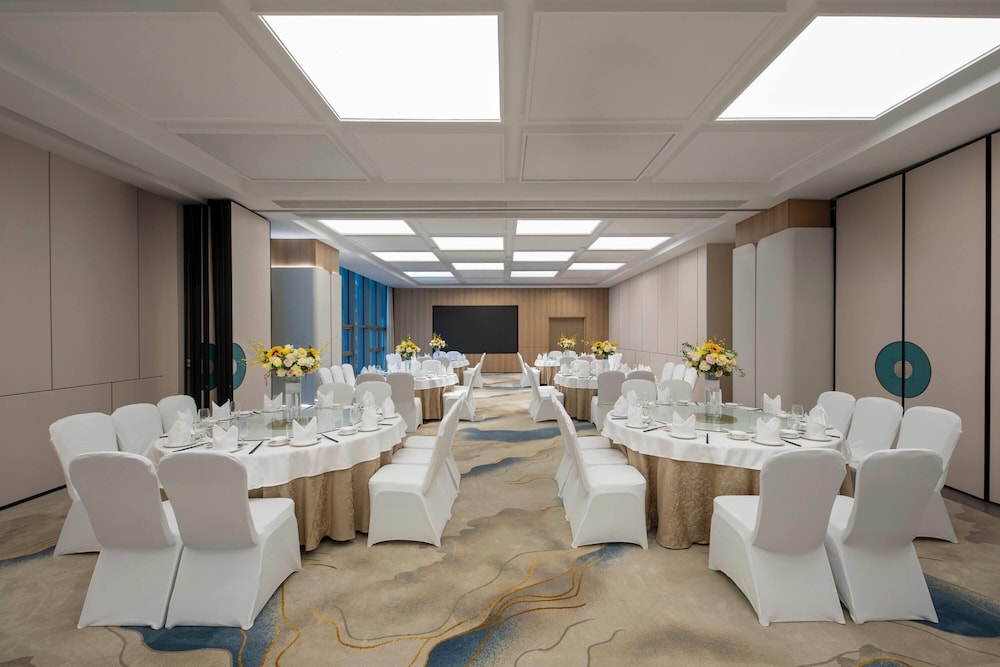 Days Hotel by Wyndham Zhuhai Jinwan 24/25