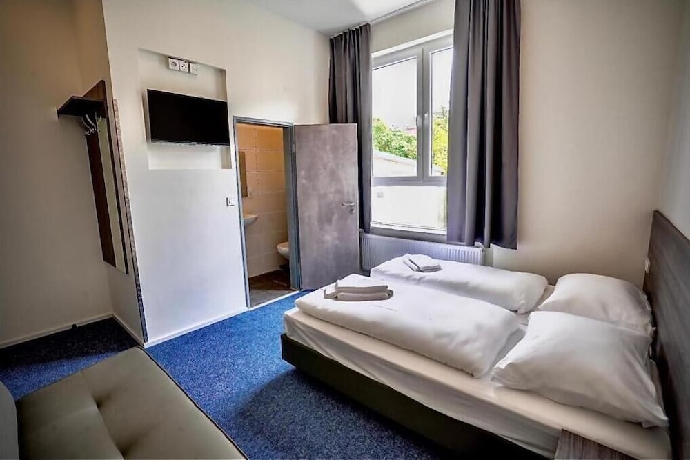 Hotel City Meetpoint 6/17