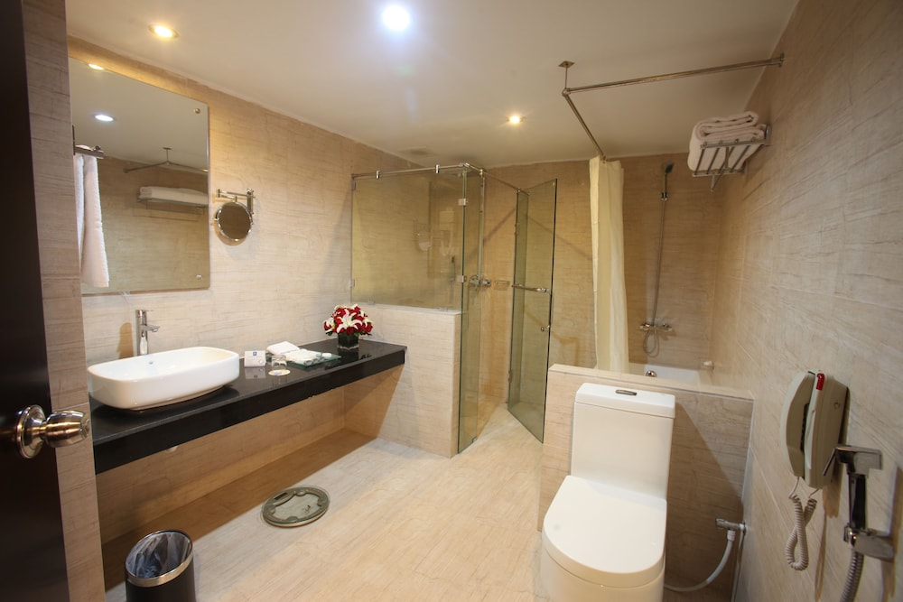 Dhaka Regency Hotel and Resort 26/64