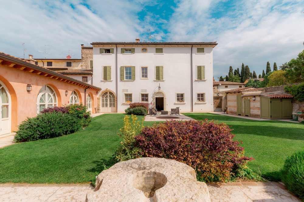 Residence Corte San Carlo 36/50