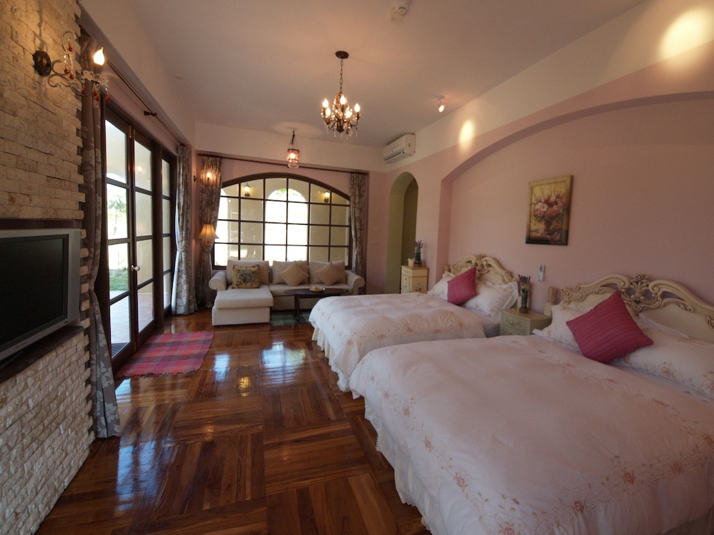 GRAND, TOWER, QUADRUPLE, 2 DOUBLE BEDS, PARK VIEW