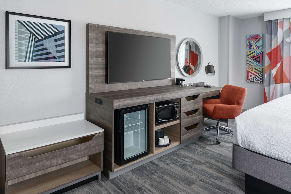 Hampton Inn & Suites Tampa/Ybor City/Downtown 15/42
