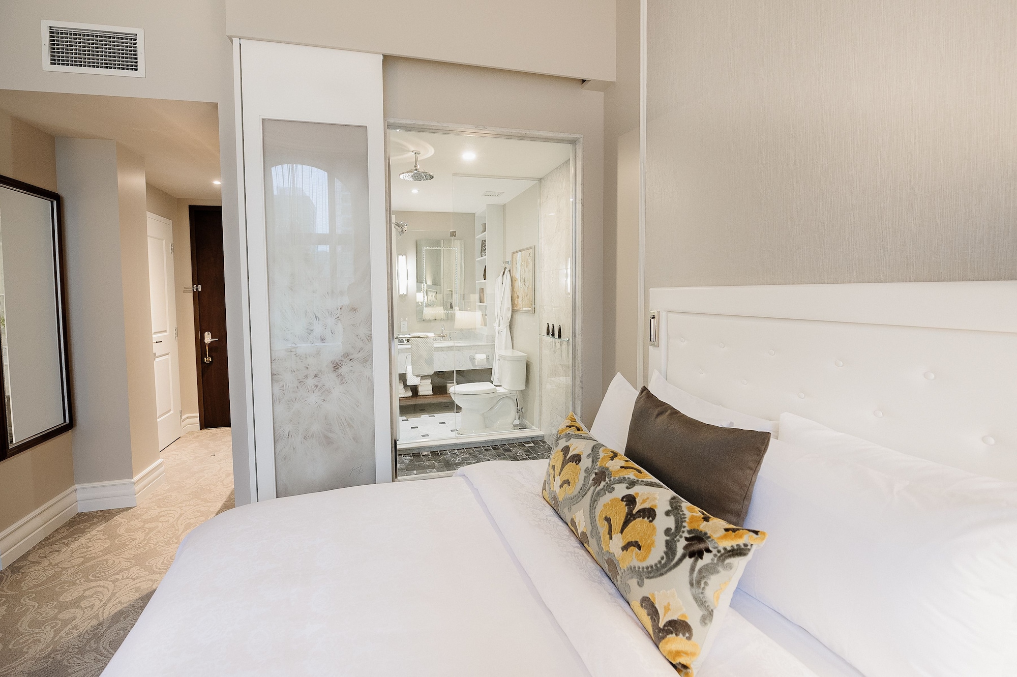 غرفة كلاسيكية بسريرين كوين بإطلالة على المدينة، Hotel Birks Montreal 4/5