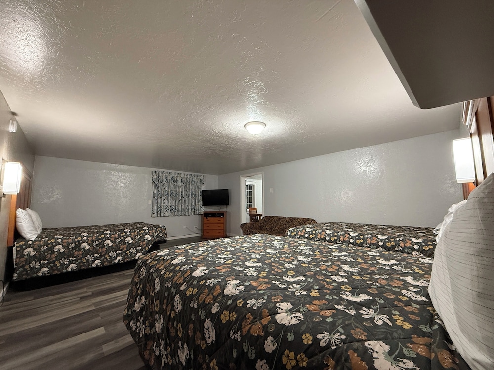 Budget Inn Bend by OYO 23/44