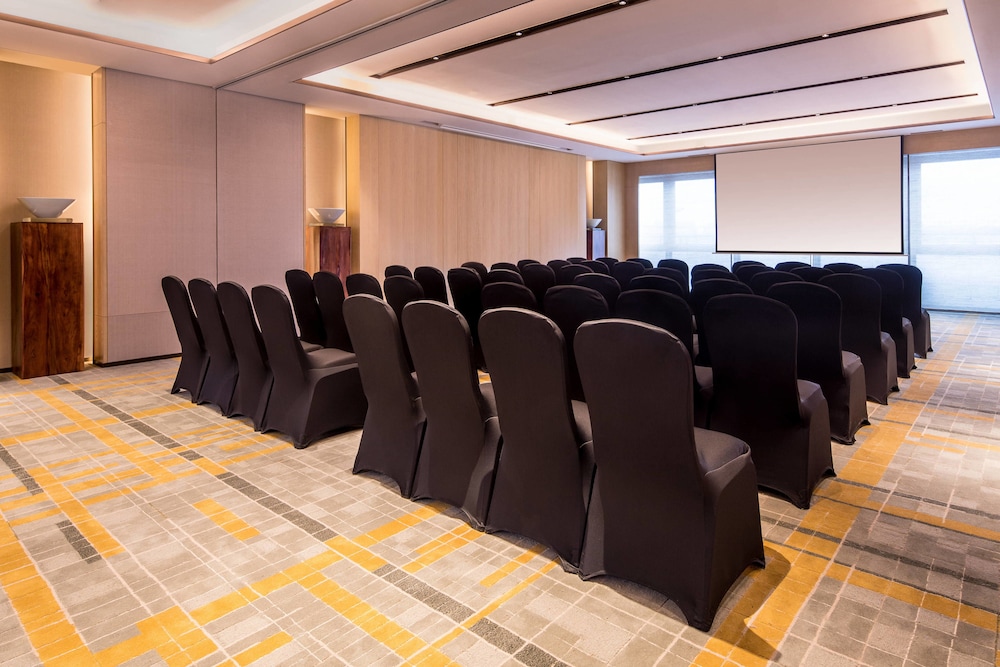 Courtyard By Marriott Shanghai Hongqiao 38/40