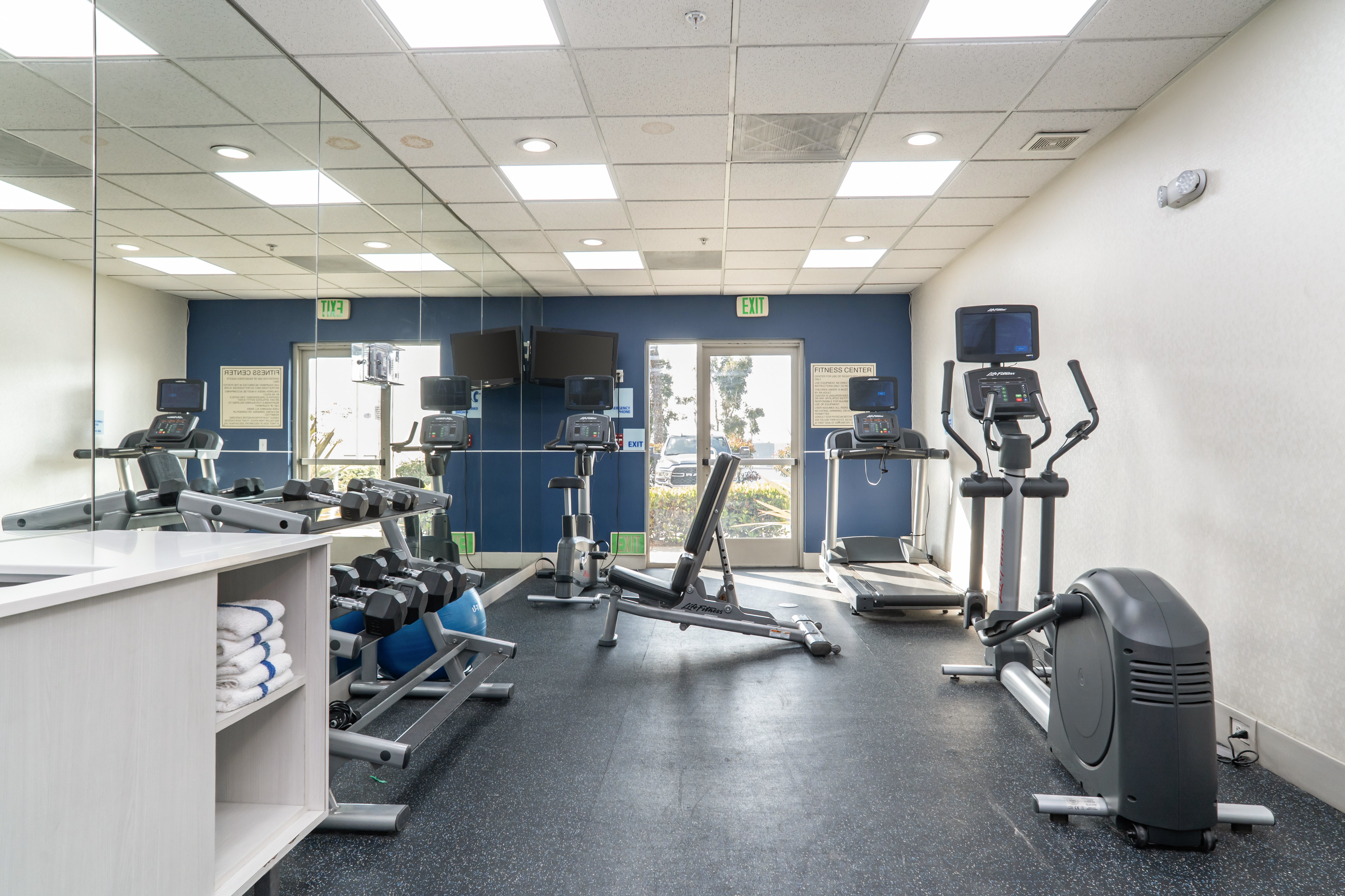 Holiday Inn Express Hotel Suites San Diego Otay 39/77