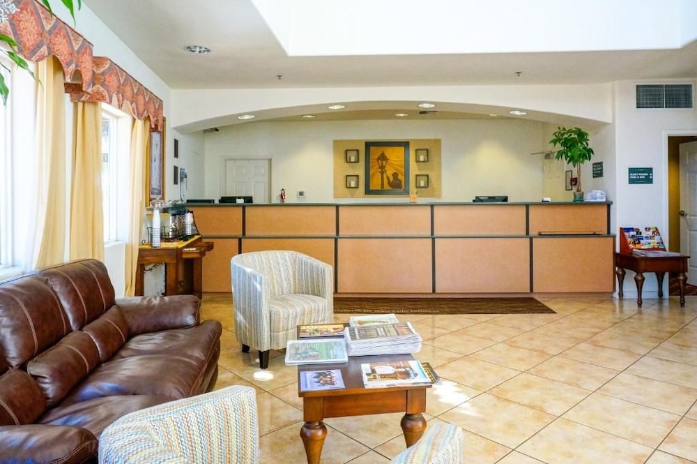 Lamplighter Inn Suites 16/46