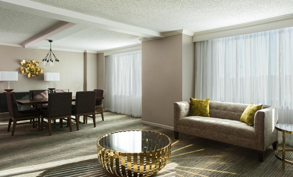 Hospitality, Suite, King Bed, Lounge Access