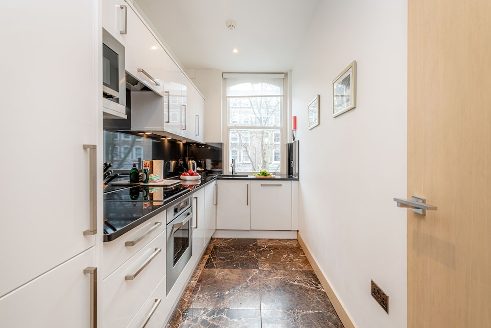 Claverley Court 8/50