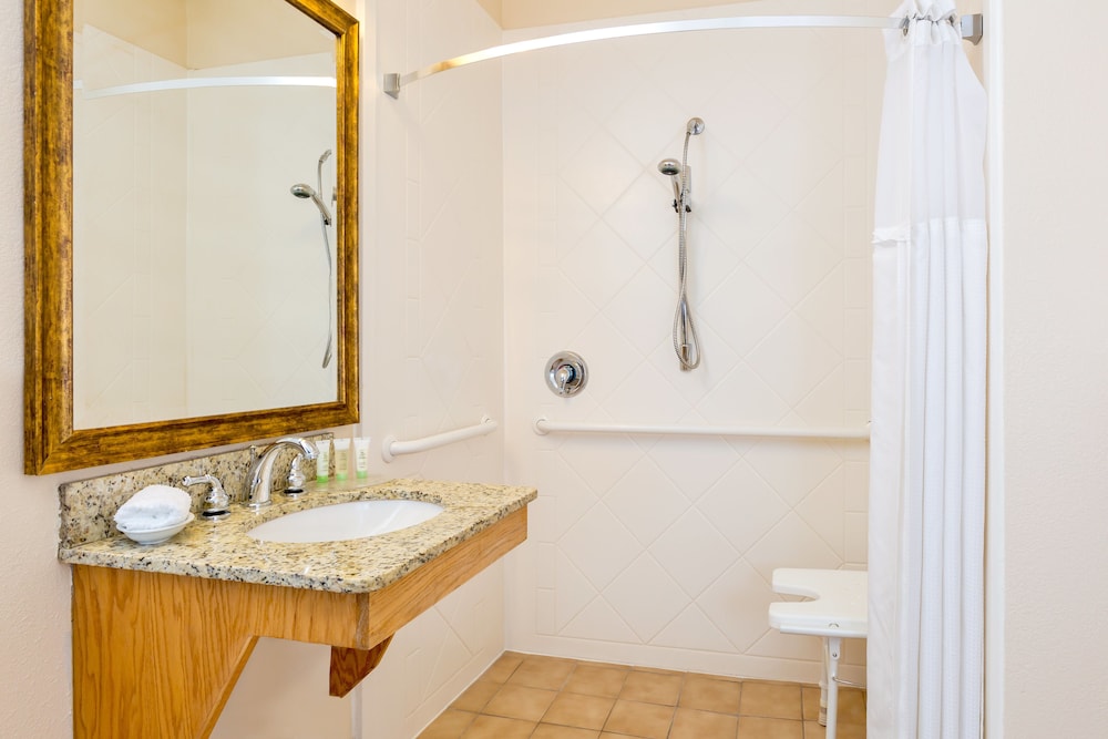 STAYBRIDGE SUITES BROWNSVILLE 26/73