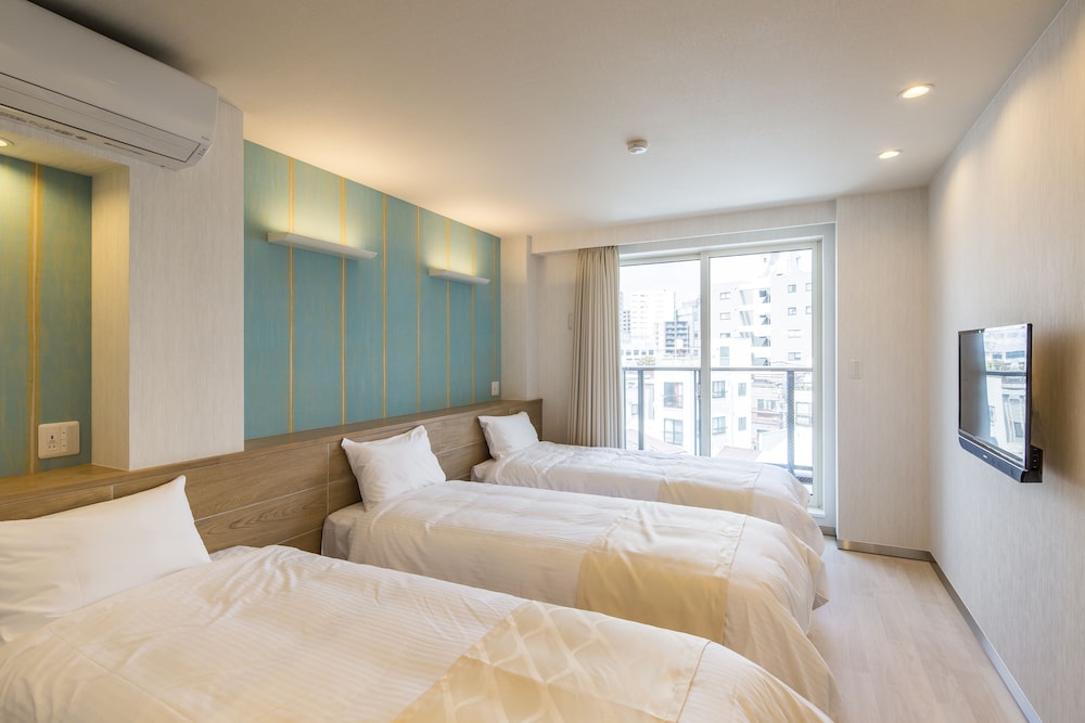 SUPERIOR, TRIPLE, 3 BEDS, BALCONY