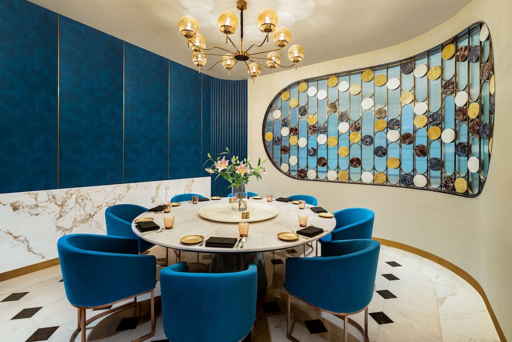 Radisson Mumbai Goregaon 60/75