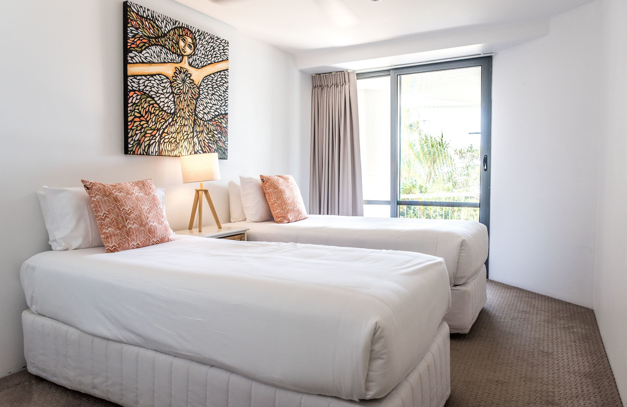 2 BEDROOMS, DELUXE, APARTMENT, WATER FRONT