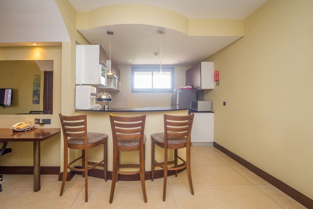 Taarifa Suites 39/50