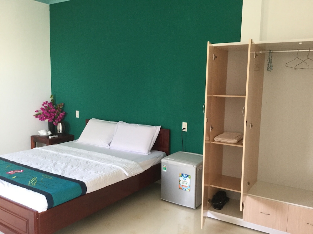 ROOM, TRIPLE