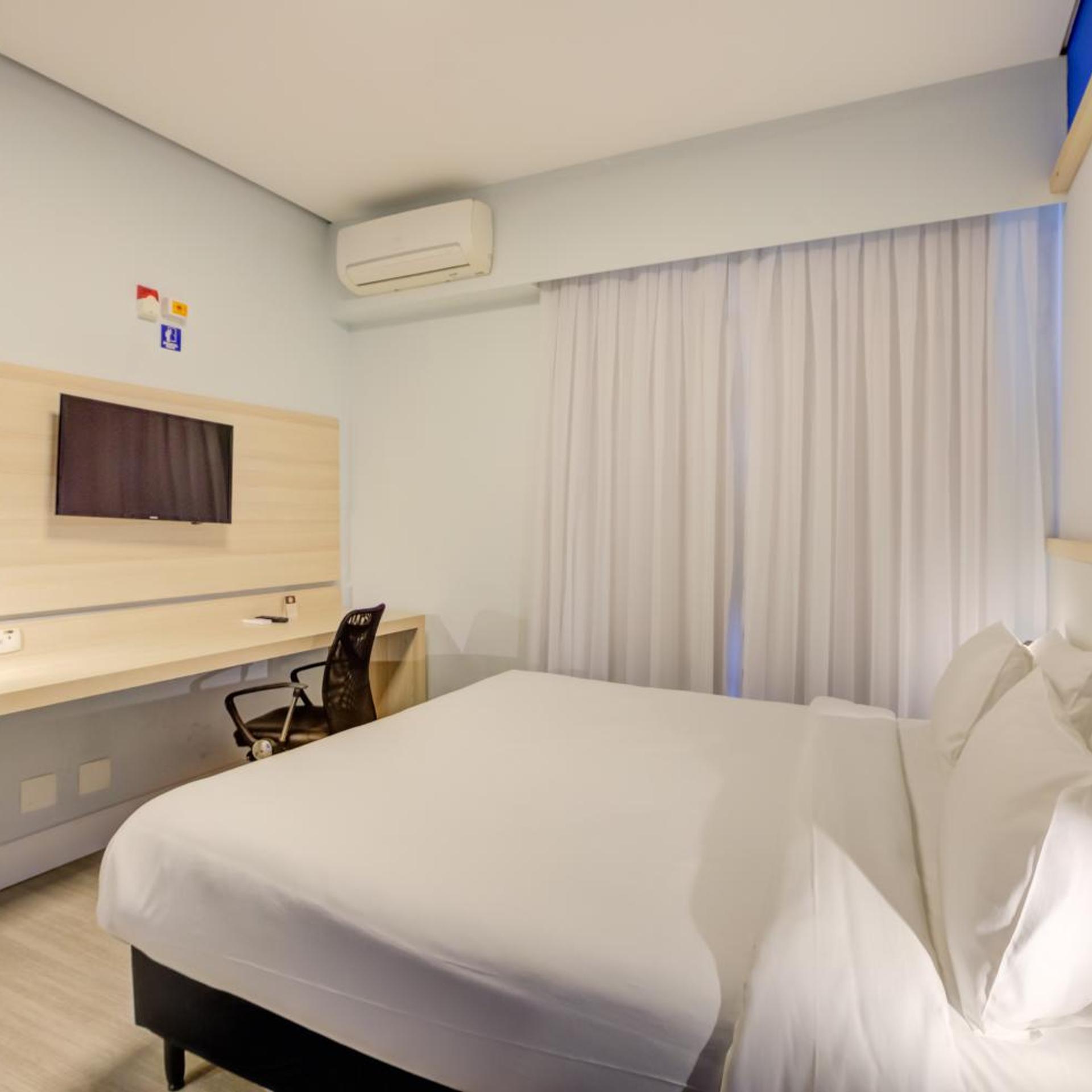 Room, Queen Bed, Accessible