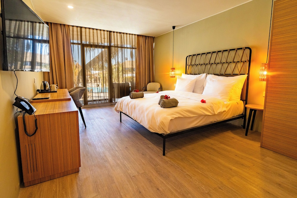 غرفة بريميوم بسرير كوين بإطلالة على البحر، Kombo Beach Resort 2/10