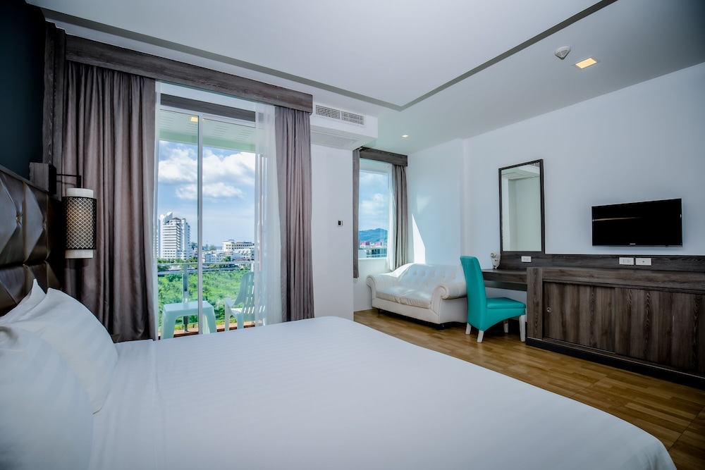 Addplus Hotel And Spa 8/27