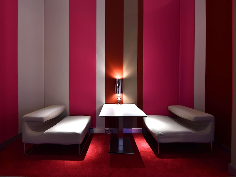 MERCURE CHOLET CENTRE 31/48