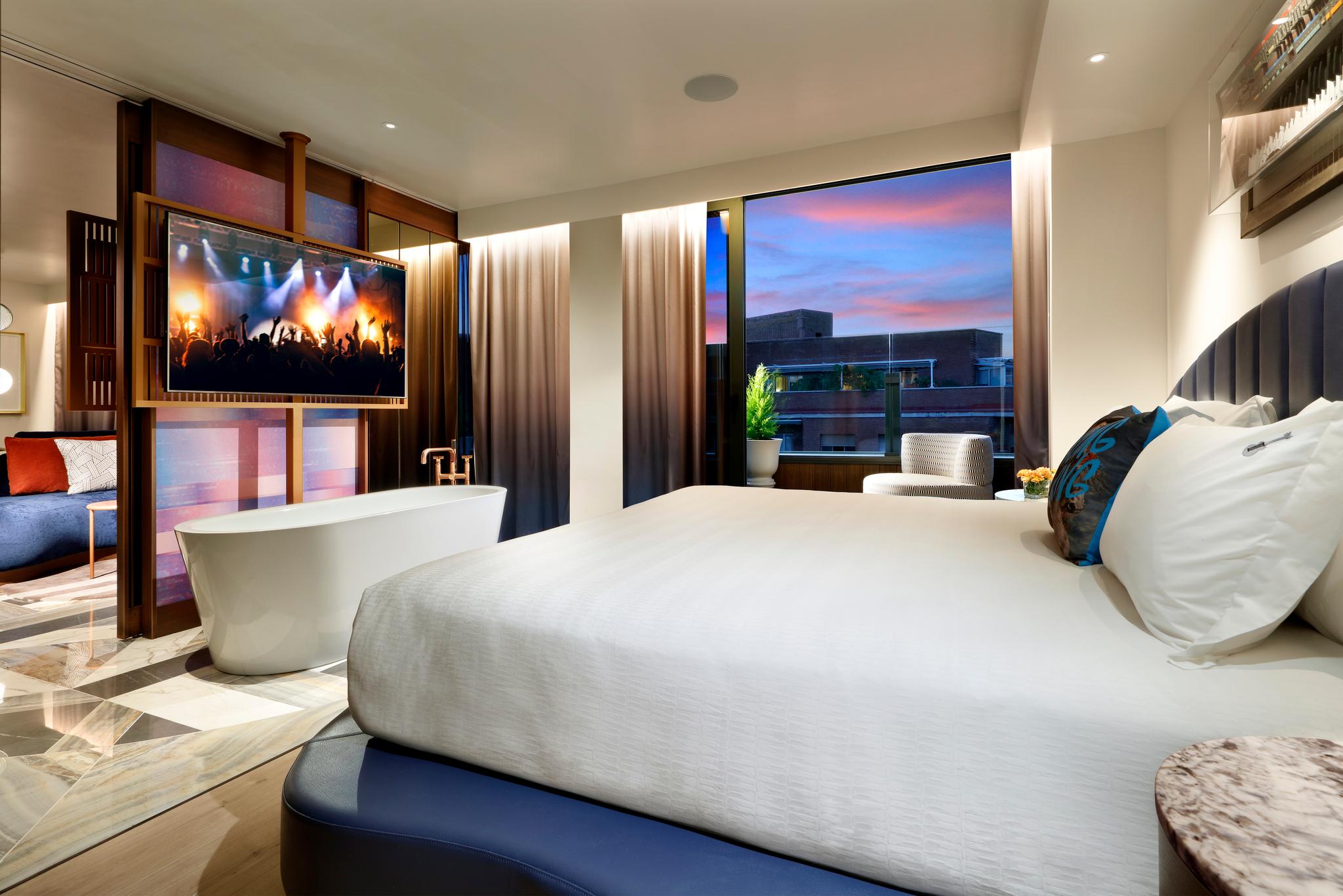 Rock Star, Suite, Queen Bed