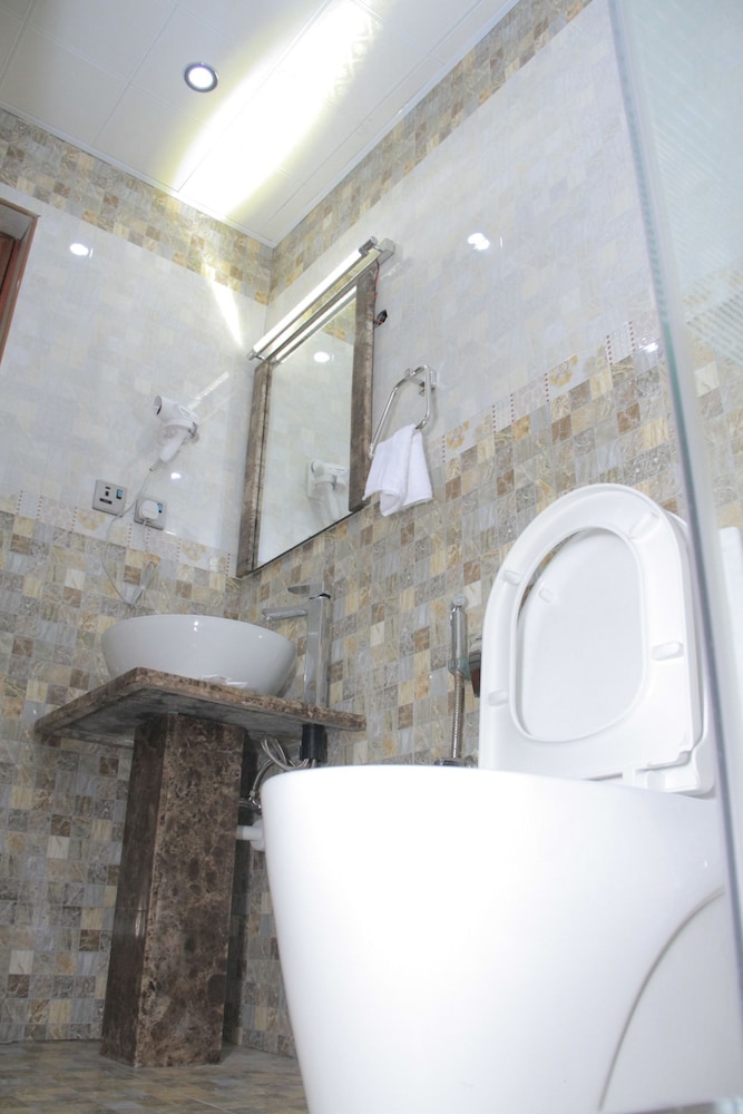 Zimbo Golden Hotel 34/37
