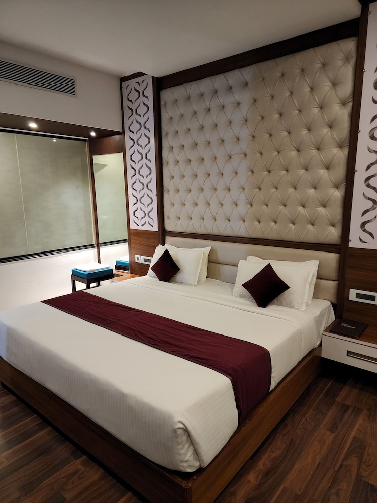 Hotel Preethi International 11/50