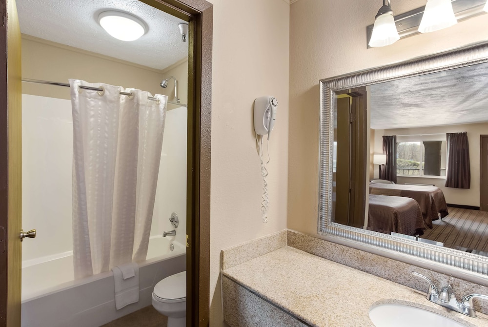 SureStay Hotel by Best Western Summersville 50/50
