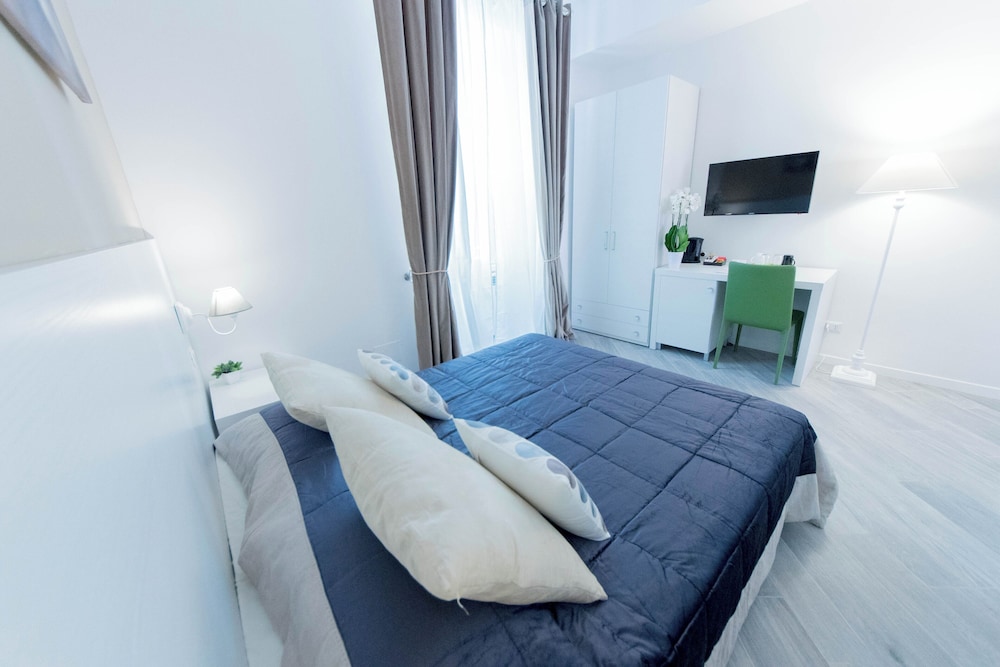 3 BEDROOMS, APARTMENT