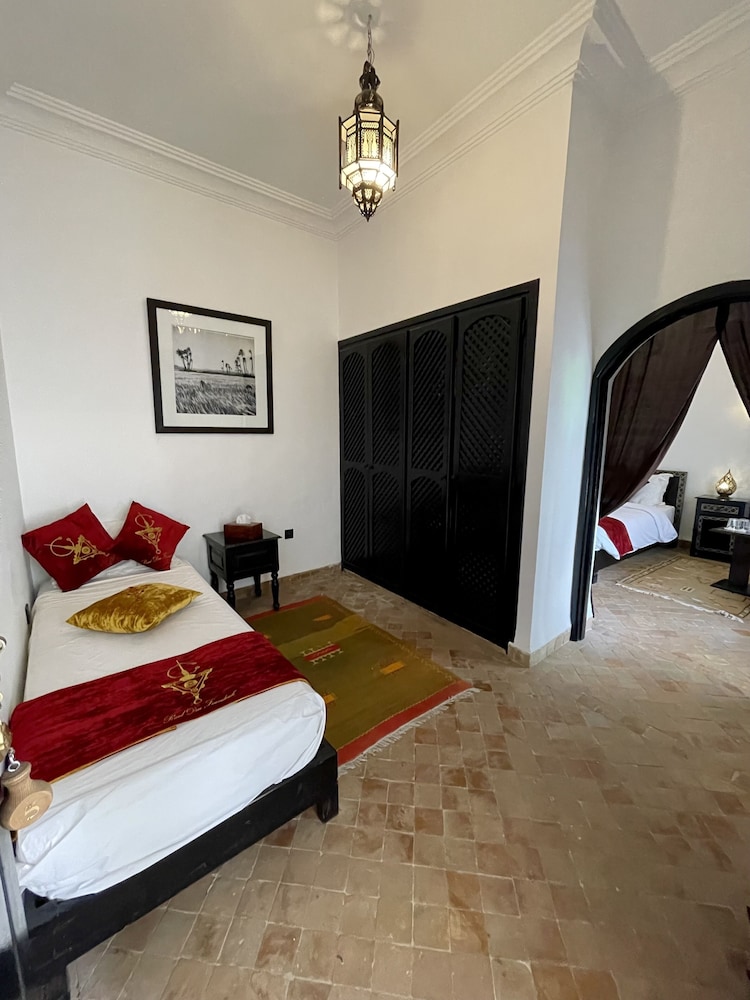غرفة عائلية بسرير كوين وسريرين منفصلين بإطلالة على الفناء بغرفة نوم واحدة، Riad Dar Foundouk & Spa 9/10