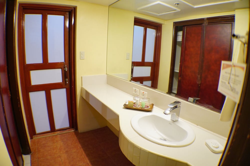 Bayview Park Hotel Manila 49/50