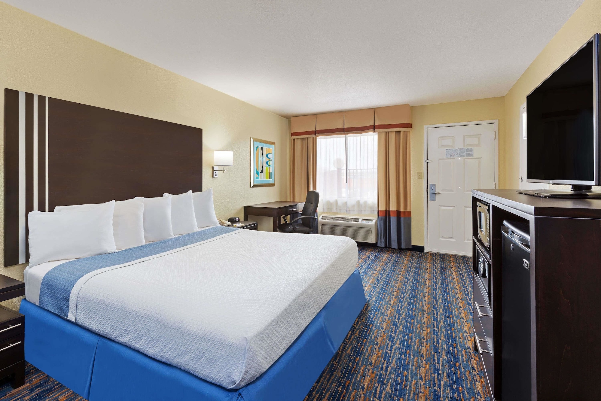 ROOM, KING BED, ACCESSIBLE