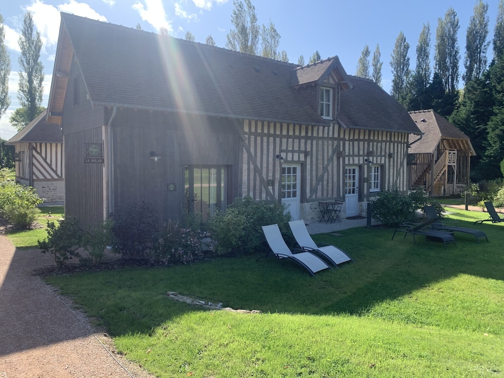 LES MANOIRS DES PORTES DE DEAUVILLE in Canapville (Calvados)