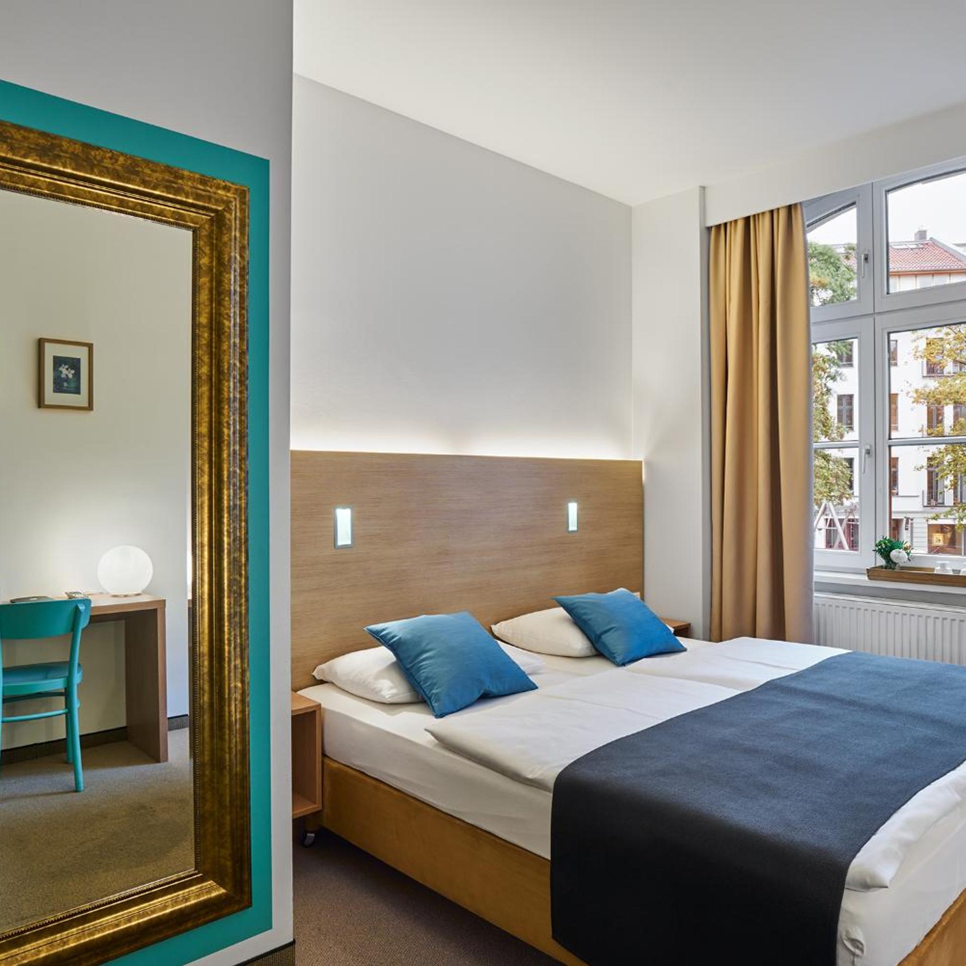 Hotel 38 12/49
