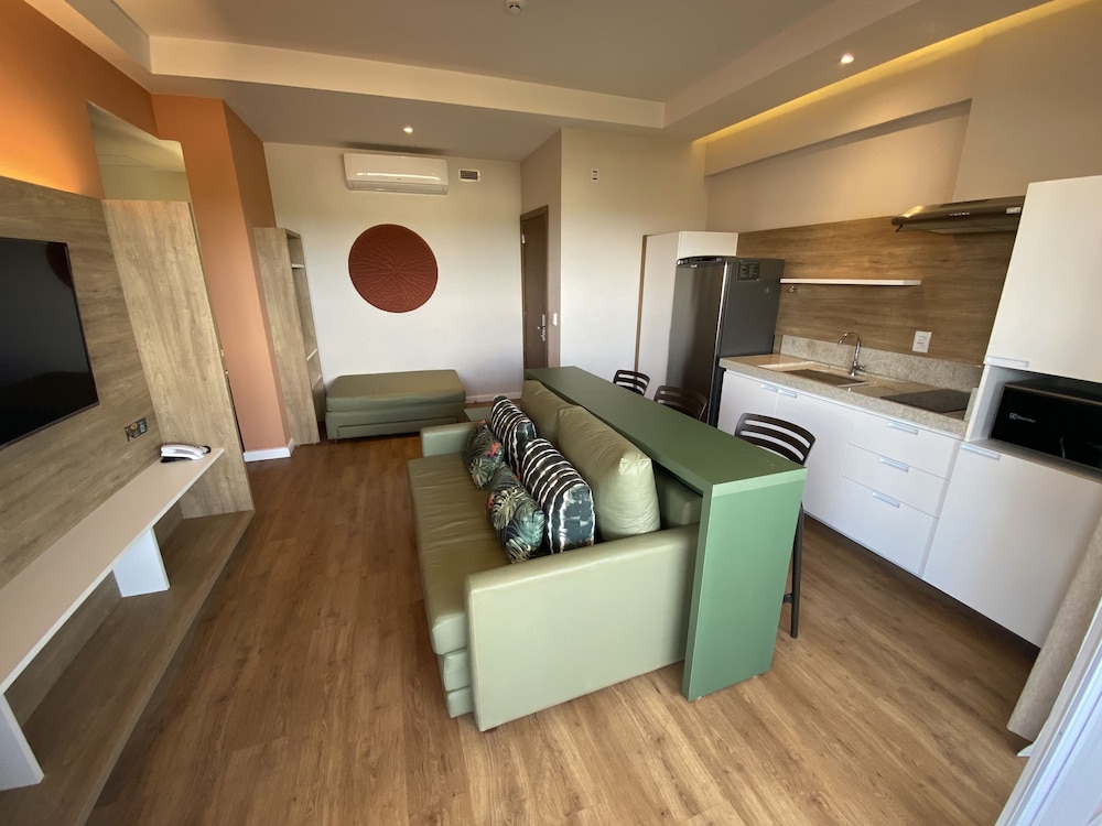 Hot Beach Suites 37/50