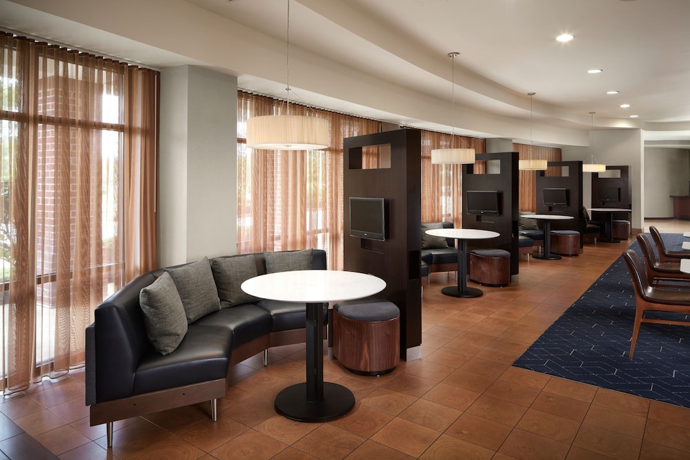 Courtyard by Marriott Winchester Medical Center 34/50