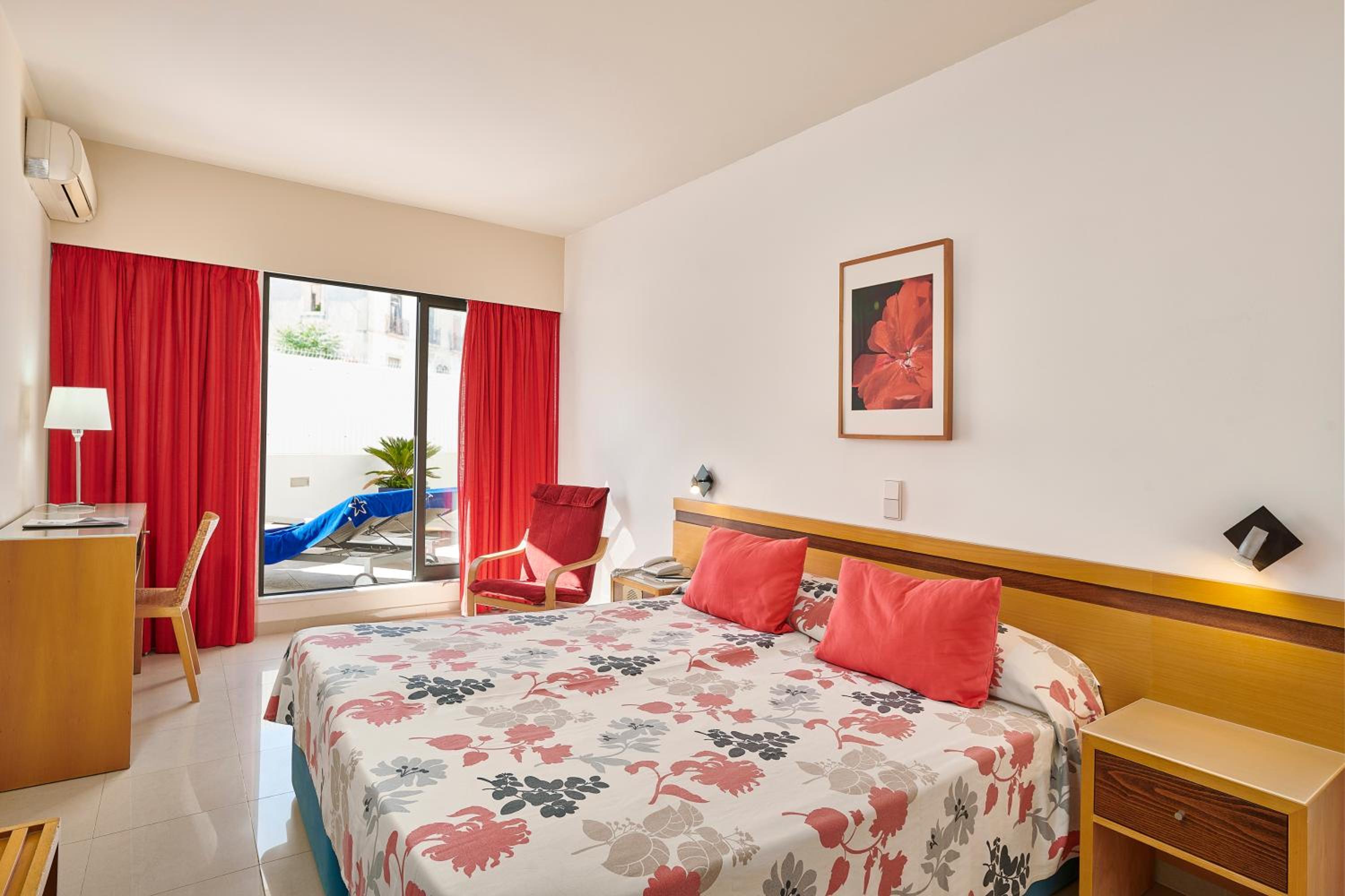 Standard, Twin Beds, Land View, Balcony or Terrace