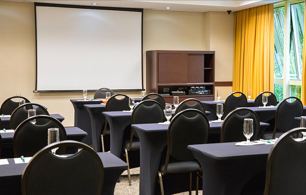 Kayros Business Hotel 50/54