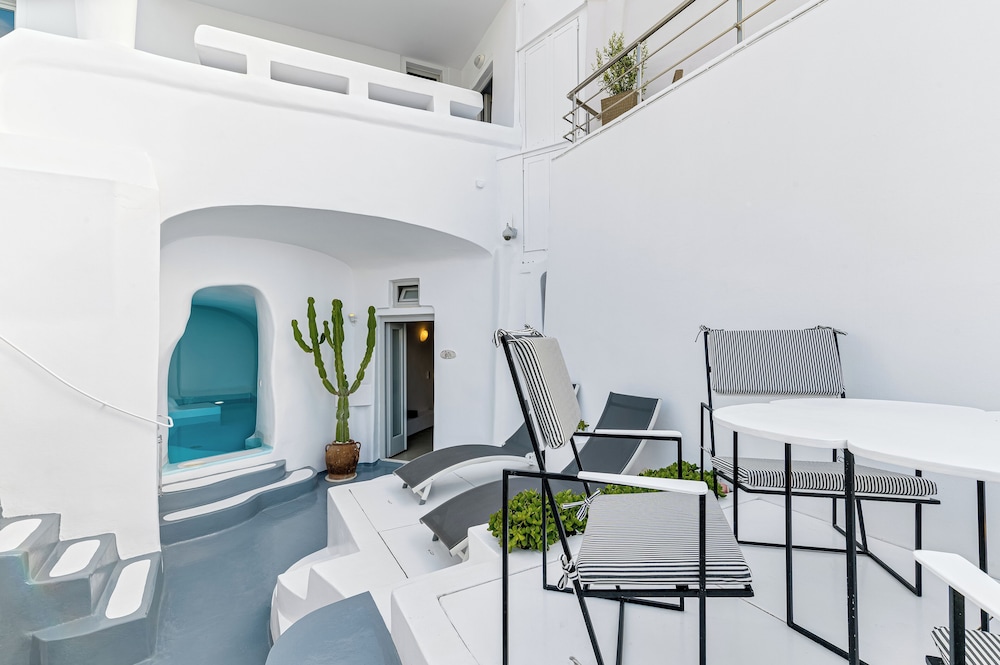 Trieris Villas And Suites 3/50