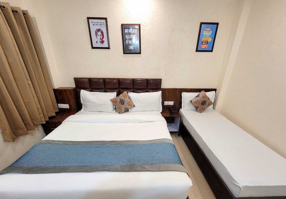 HOTEL KRISHNAS 40/59