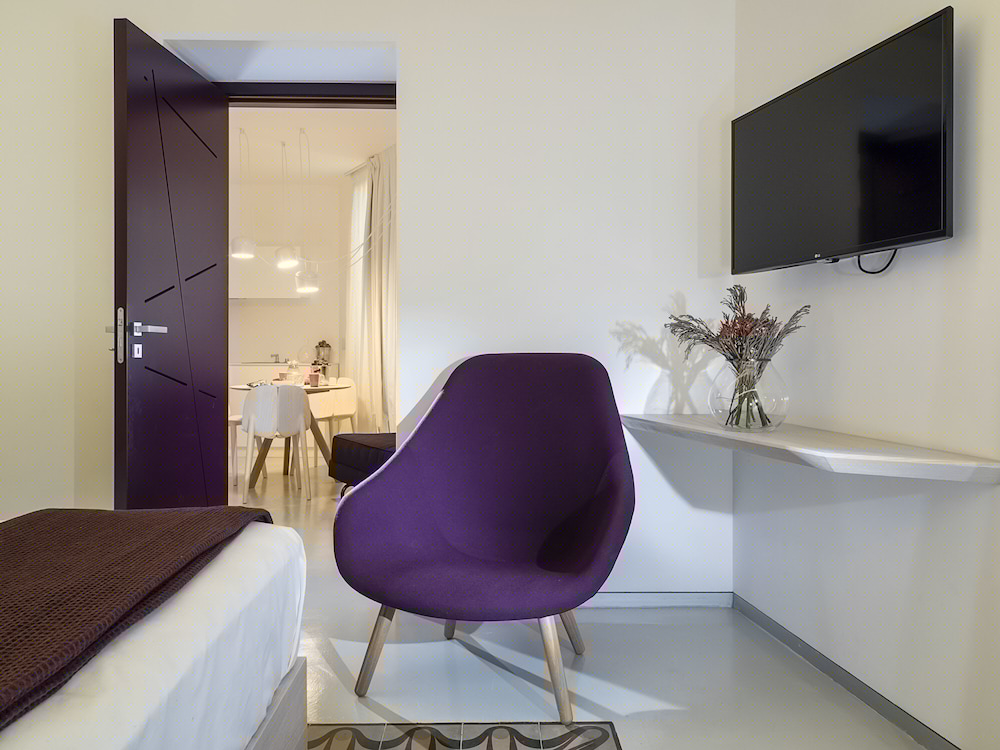 DUOMO SUITES & SPA 46/50