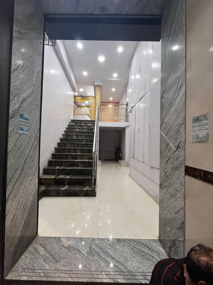 Hotel Broadway Colaba Mumbai 37/50