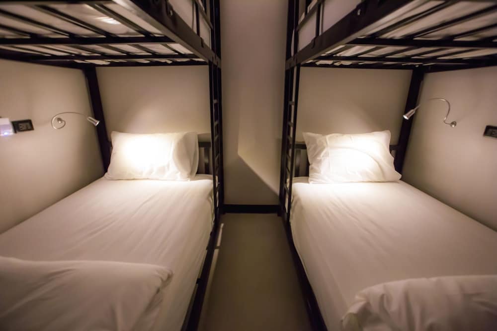 Jellybean the Blocks Hostel Sukhumvit 10 11/63