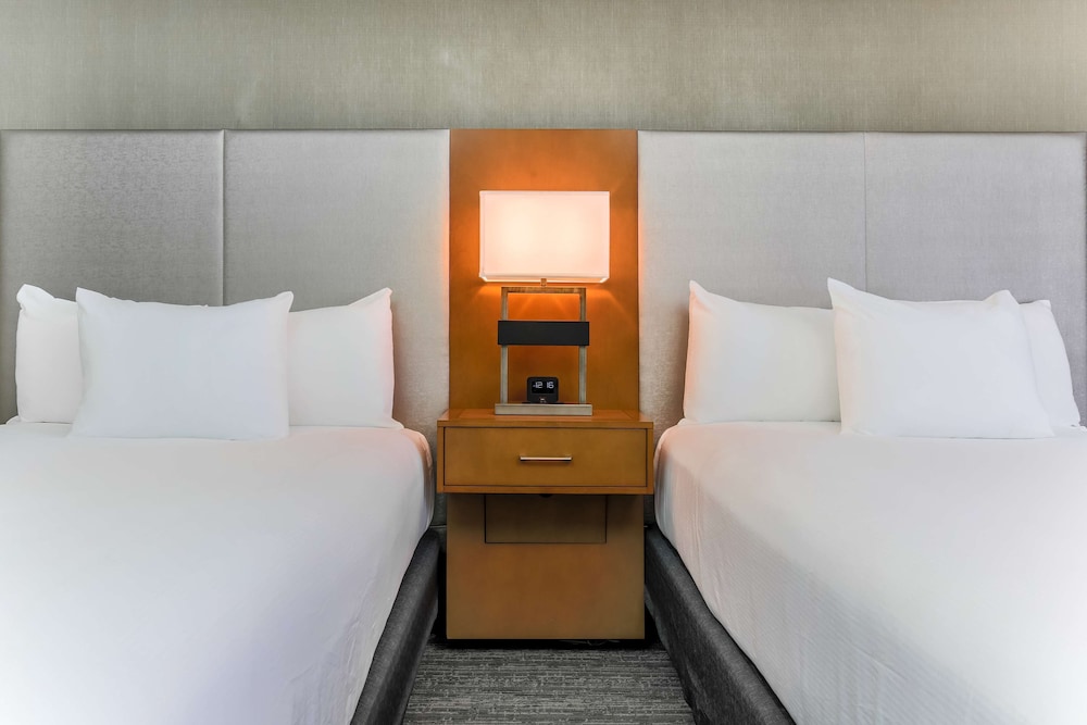 Doubletree By Hilton Hotel Atlanta Airport 12/49