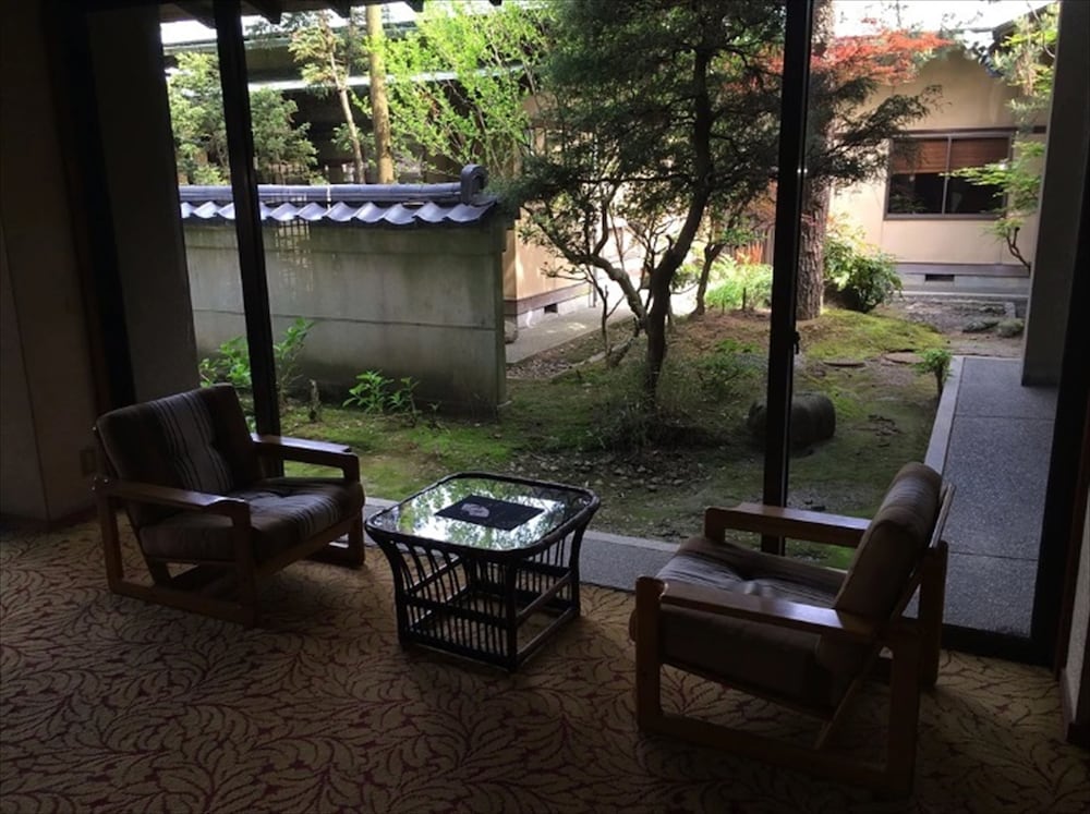 Karasawa Inn 42/63