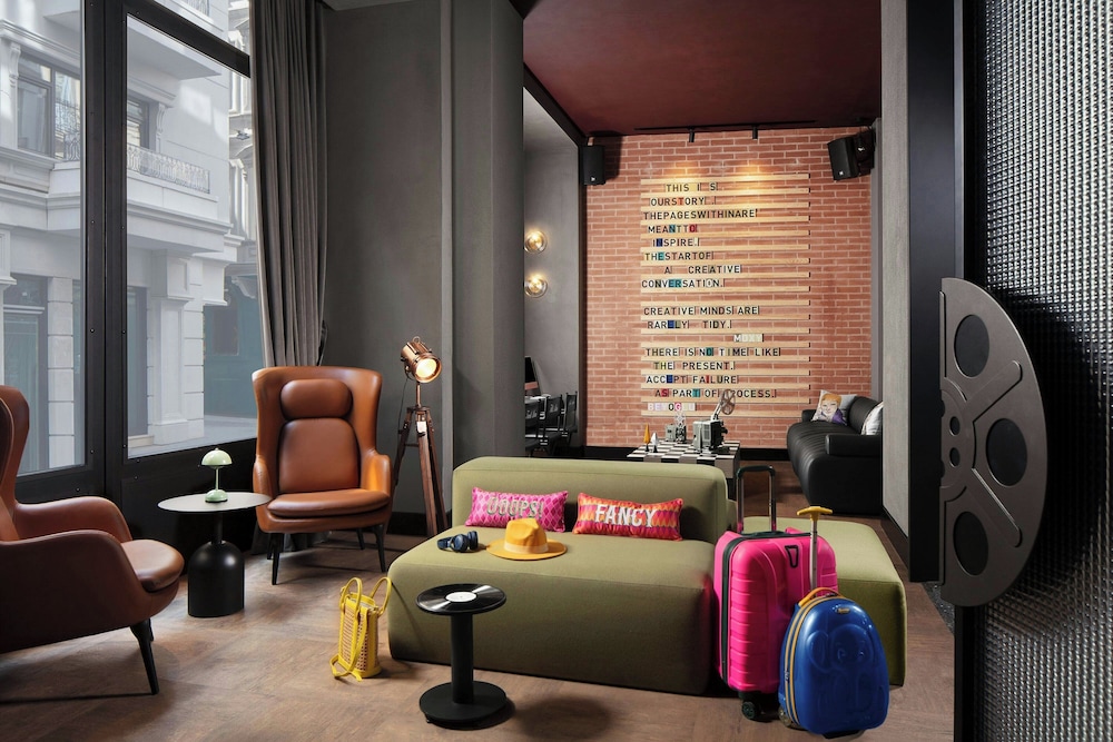Moxy Istanbul Beyoglu 28/50