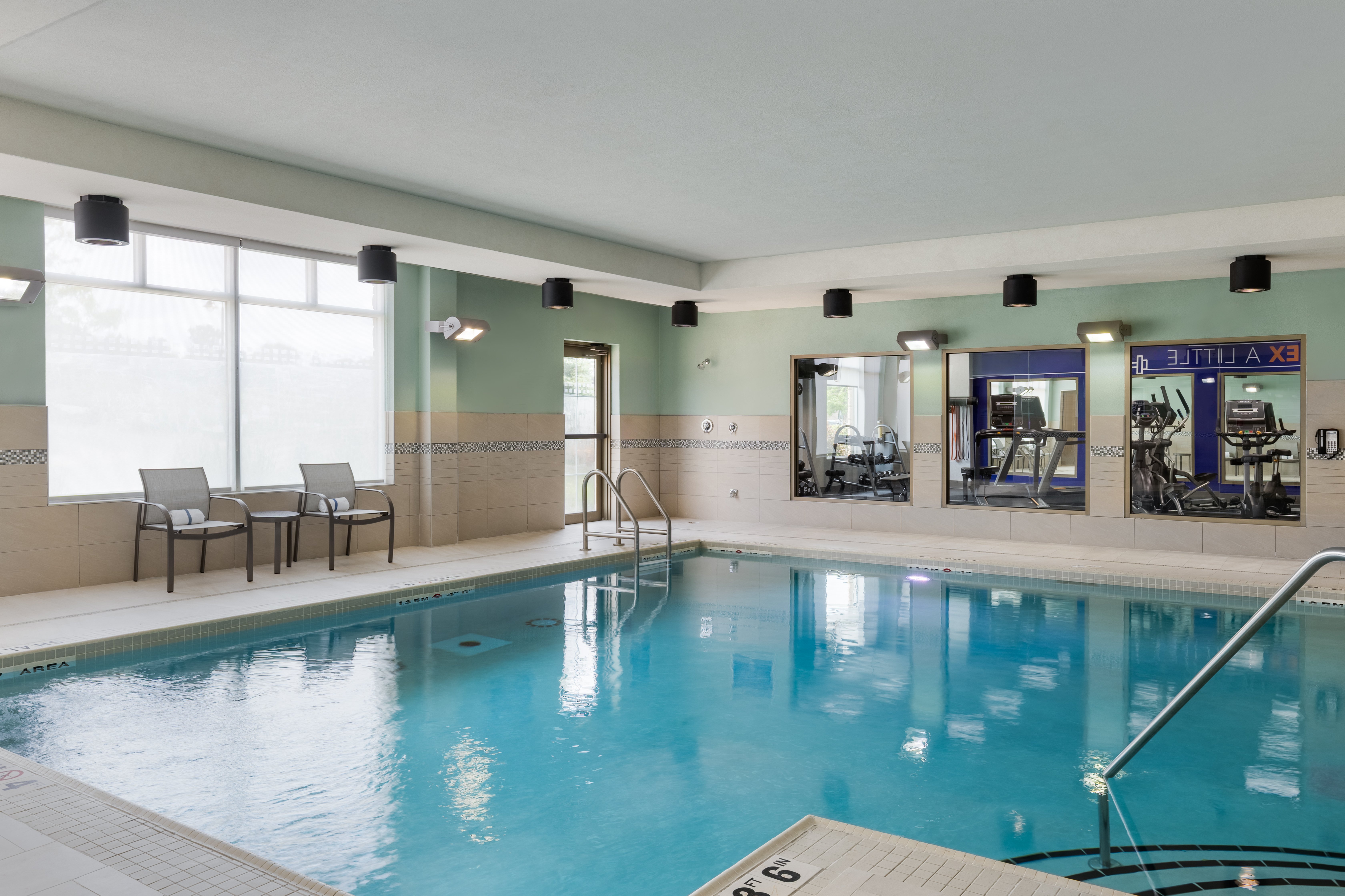 Holiday Inn Express And Suites Ottawa East Orleans 37/70