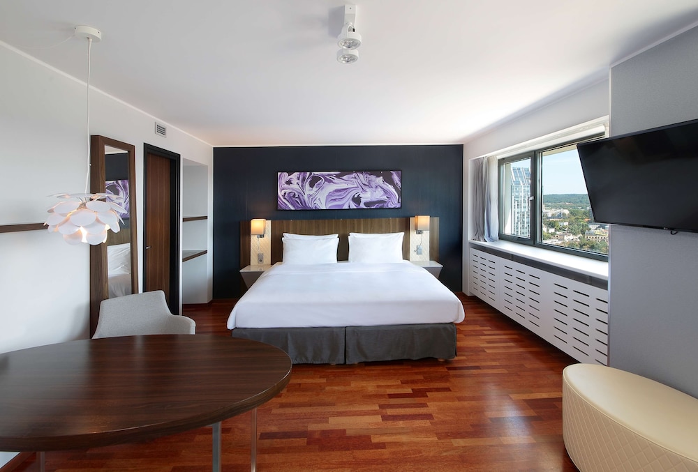 Room, King Bed, Sauna