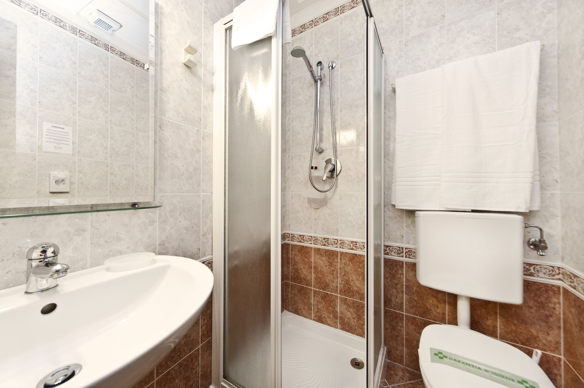 ROOM, DOUBLE BED, EXTERNAL BATHROOM