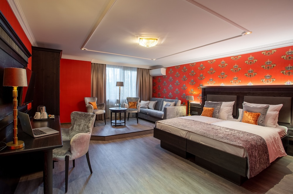 ROOM, TRIPLE