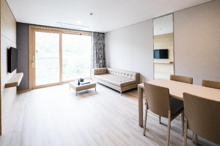 Suite, Ondol Floor, Kitchen